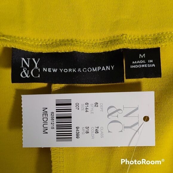 New York & Co. Medium NEW Yellow scoop neck, slide front pockets jumpsuit - Picture 2 of 4